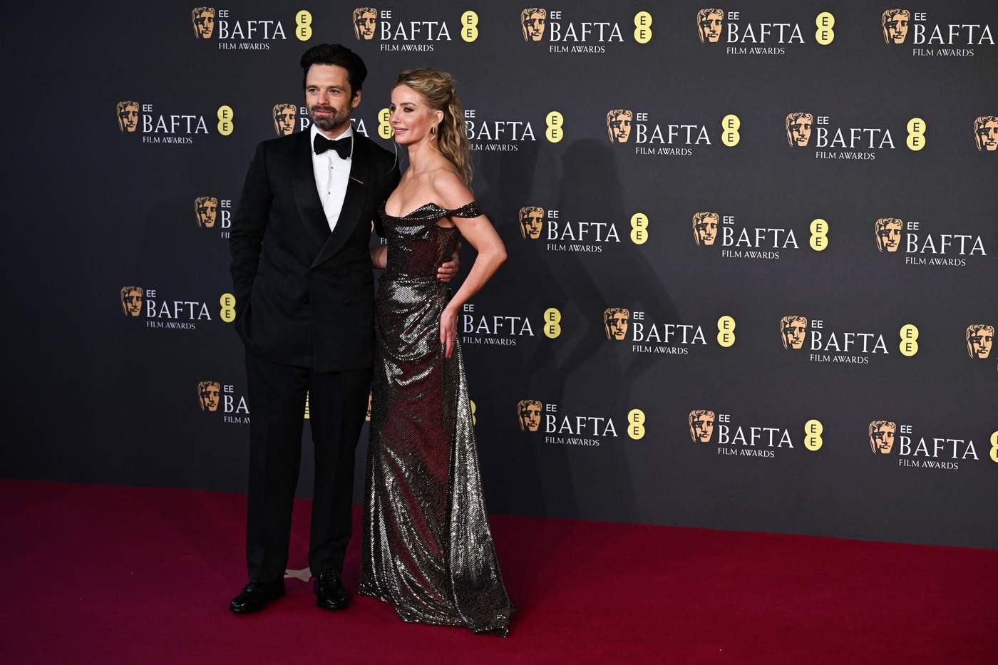 Cum au apărut Sebastian Stan și iubita sa, Annabelle Wallis, pe covorul roșu la premiile BAFTA. A fost nominalizat pentru titlul de „Cel mai bun actor”