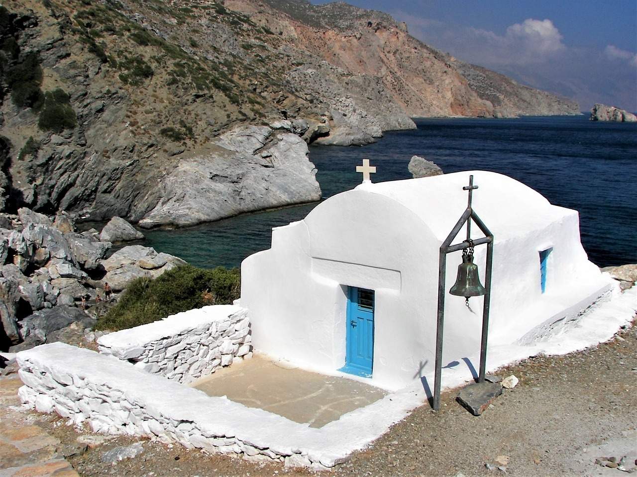 Bijuteria secretă a Greciei care depășește Mykonos. Insula este superbă, dar mulți turiști nu o cunosc