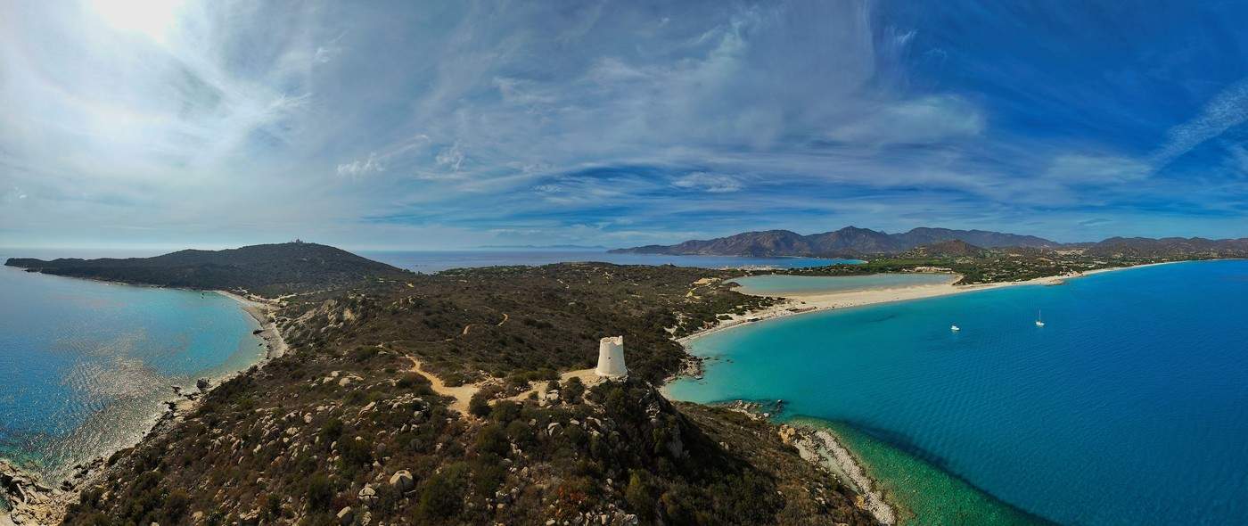 Ce locuri nu ar trebui să ratezi dacă ajungi în Sardinia. Insula are plaje albe și ape de smarald