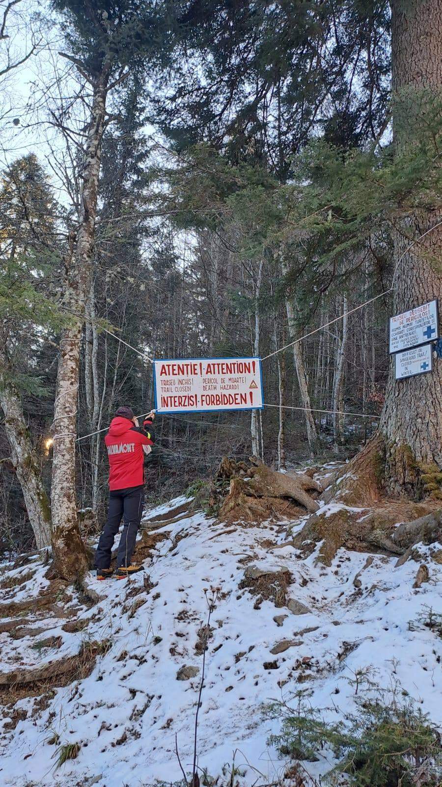 Tânăr în trening și adidași, rătăcit pe munte. Bărbatul în vârstă de 26 de ani a urcat într-o zonă interzisă, echipat necorespunzător și cu gleznele goale / FOTO