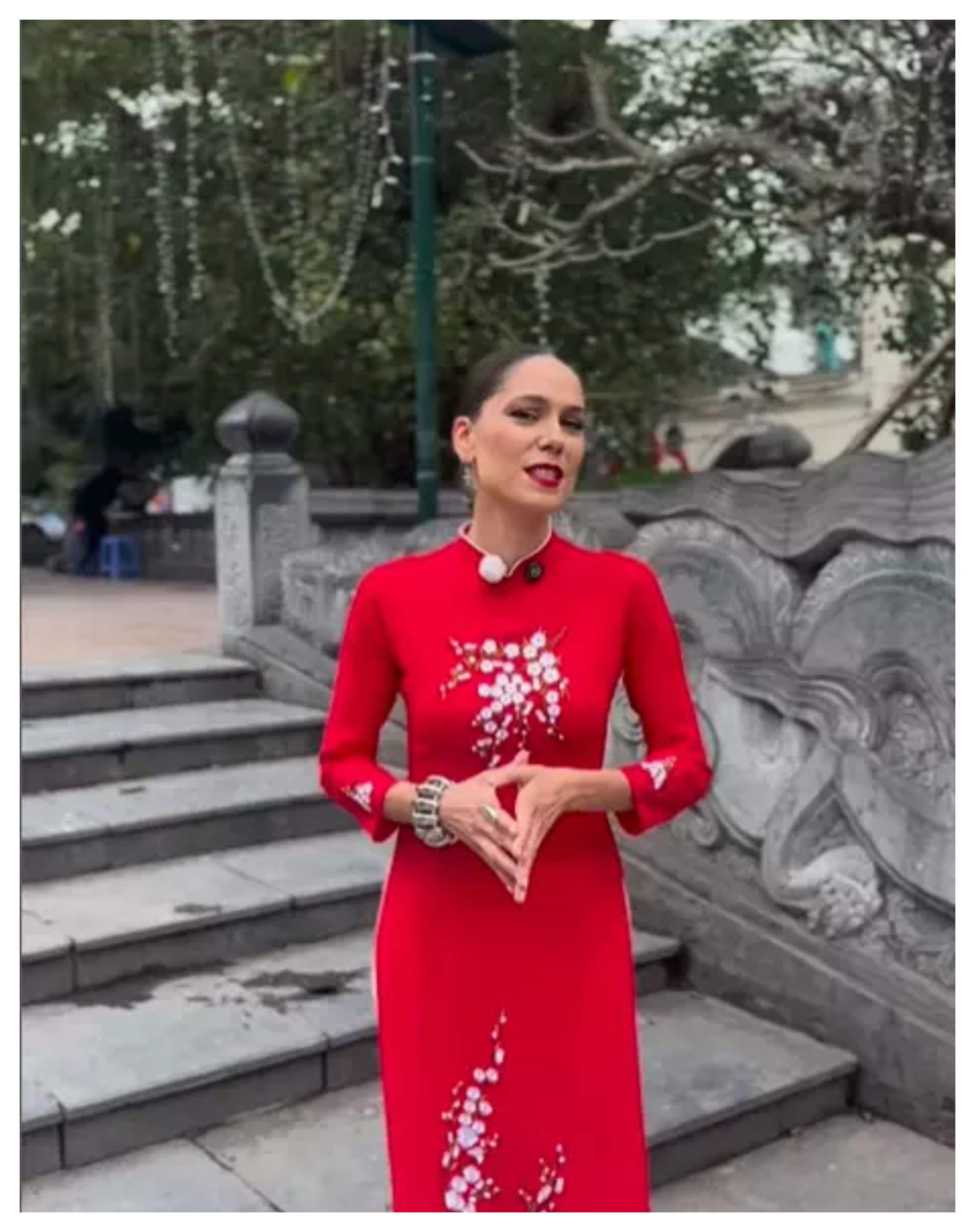 Irina Fodor, cumpărături neobișnuite din Vietnam. Ce alimente a încercat prezentatoarea: “Par radioactive”