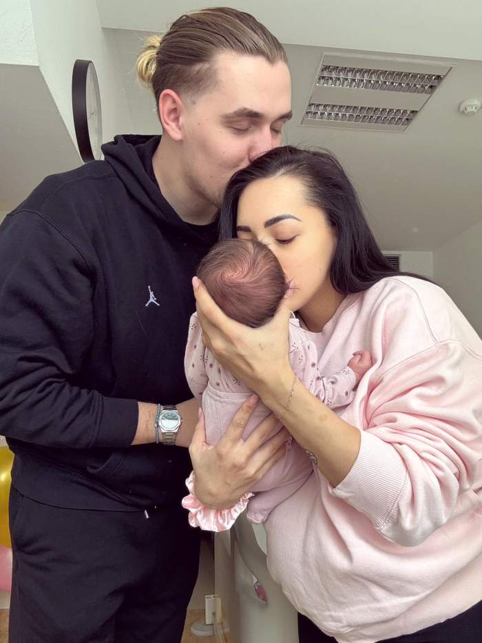 Larisa Iordache, prima apariție după ce a născut! Cum se descurcă în rolul de mămică