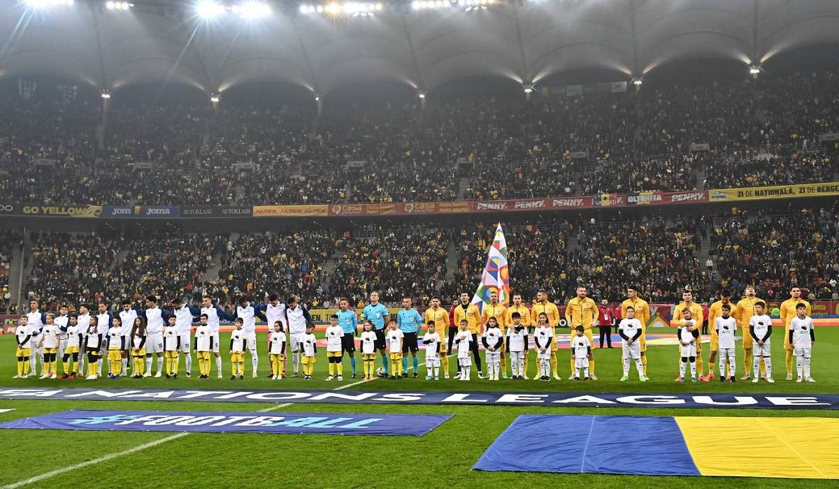 jucatori de fotbal pe teren