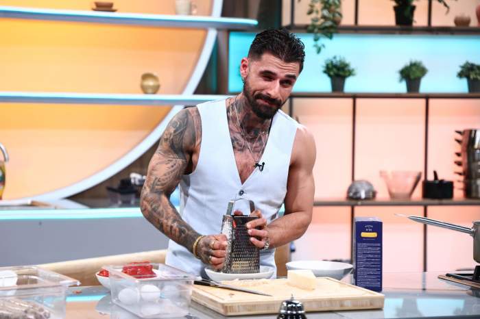 Chef Richard a câștigat ieri, la Chefi la cuțite, a treia amuletă din acest sezon. Influencerul maltez Luke Magro, cunoscut pentru rețetele de paste, gătește diseară în audiții