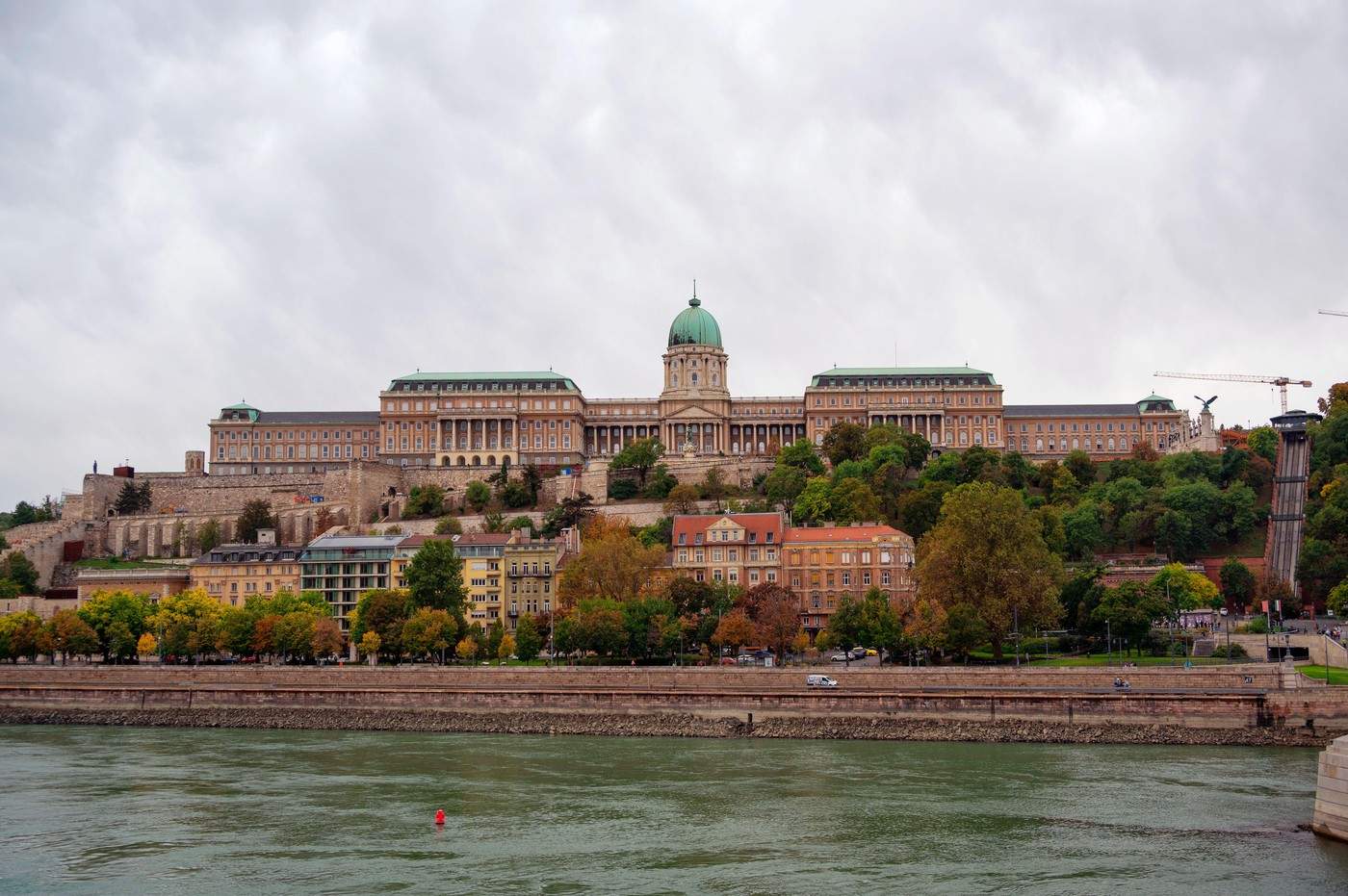 Băile și piscina Széchenyi din capitala Ungariei, Budapesta, este cea mai mare baie medicinală din Europa și este o destinație turistică de wellness din 1913