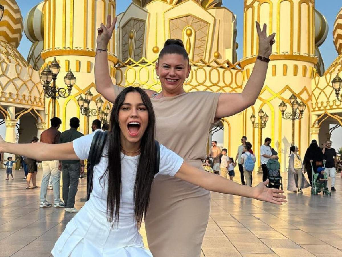 Mira, alături de mama sa după operație mira si mama ei