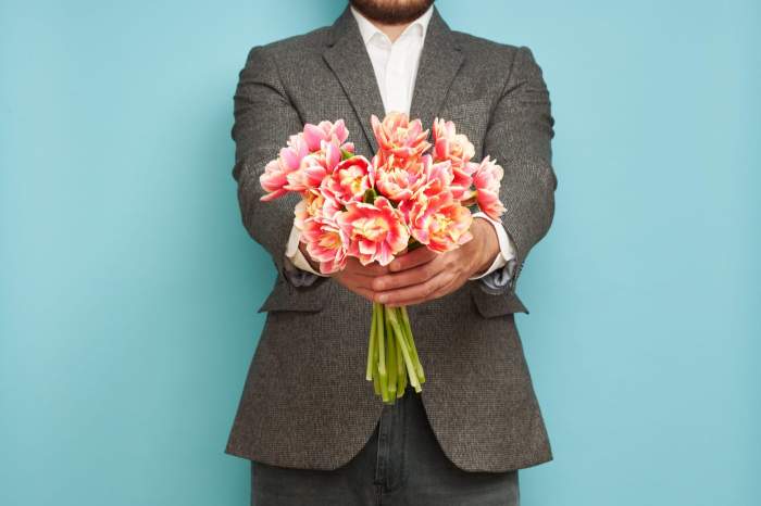 un buchet de flori de 8 Martie