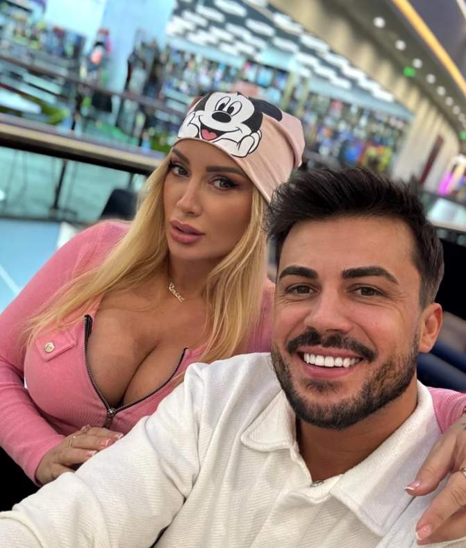 simona trasca si iubitul ei impreuna la mall