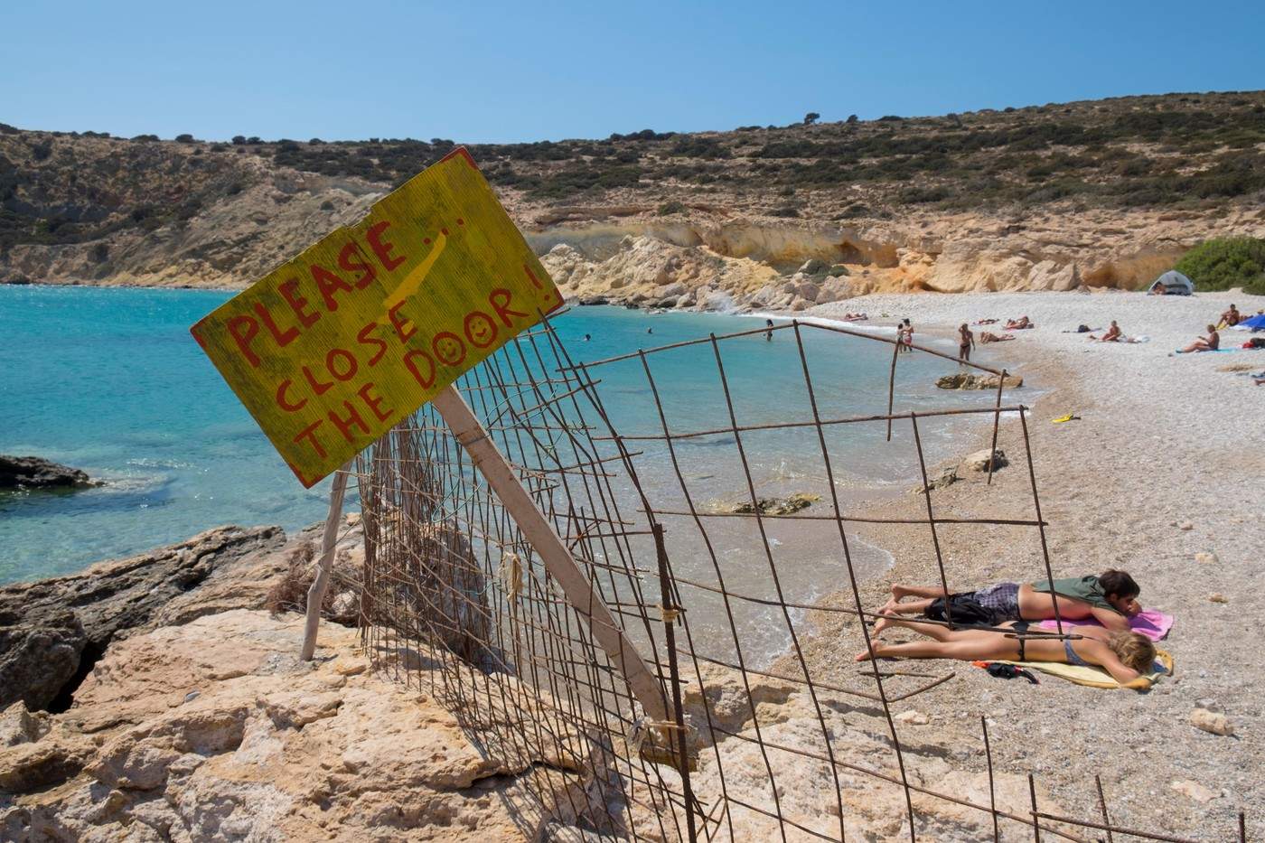 Insula nelocuită din Grecia. Locul e descris ca un paradis pietonal cu plaje de vis, ideal pentru o vacanță liniștită