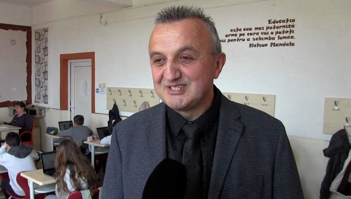 Școala dintr-un sat românesc unde copiii nu mai învață după dictare. Profesorul care a schimbat totul, înscris în campania „Liga Profesorilor Excepționali” a FDVDR