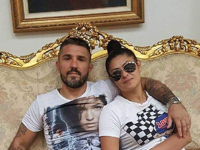 Văduva lui Costel Corduneanu, în lacrimi la mormântul interlopului. S-a împlinit un an de la moartea lui: „Dragostea noastră nu s-a sfârșit”
