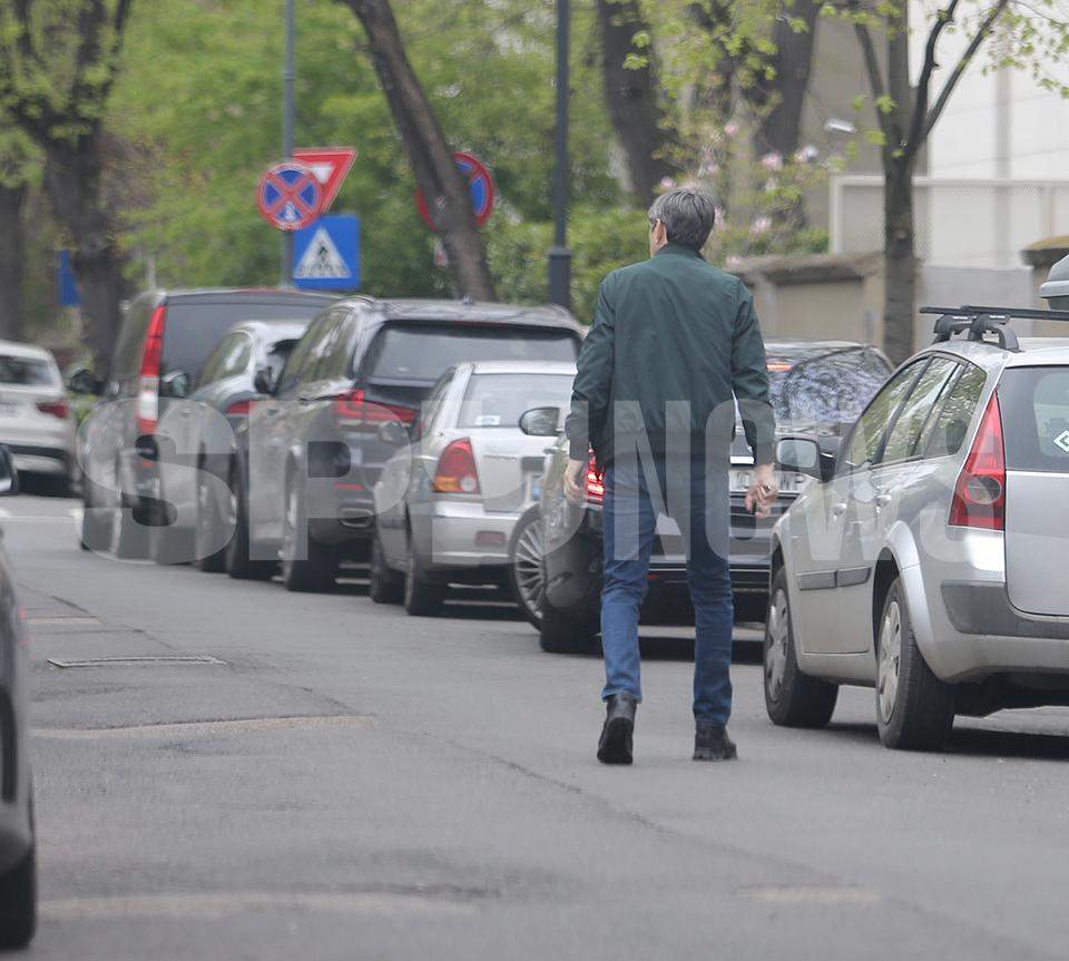 Victor Piţurcă are gusturi fine şi foarte scumpe! Ce milionar celebru a vizitat fostul fotbalist, după o raită prin magazinul bogaţilor / PAPARAZZI