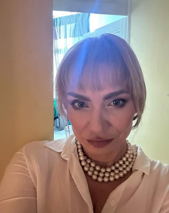cristina cioran selfie