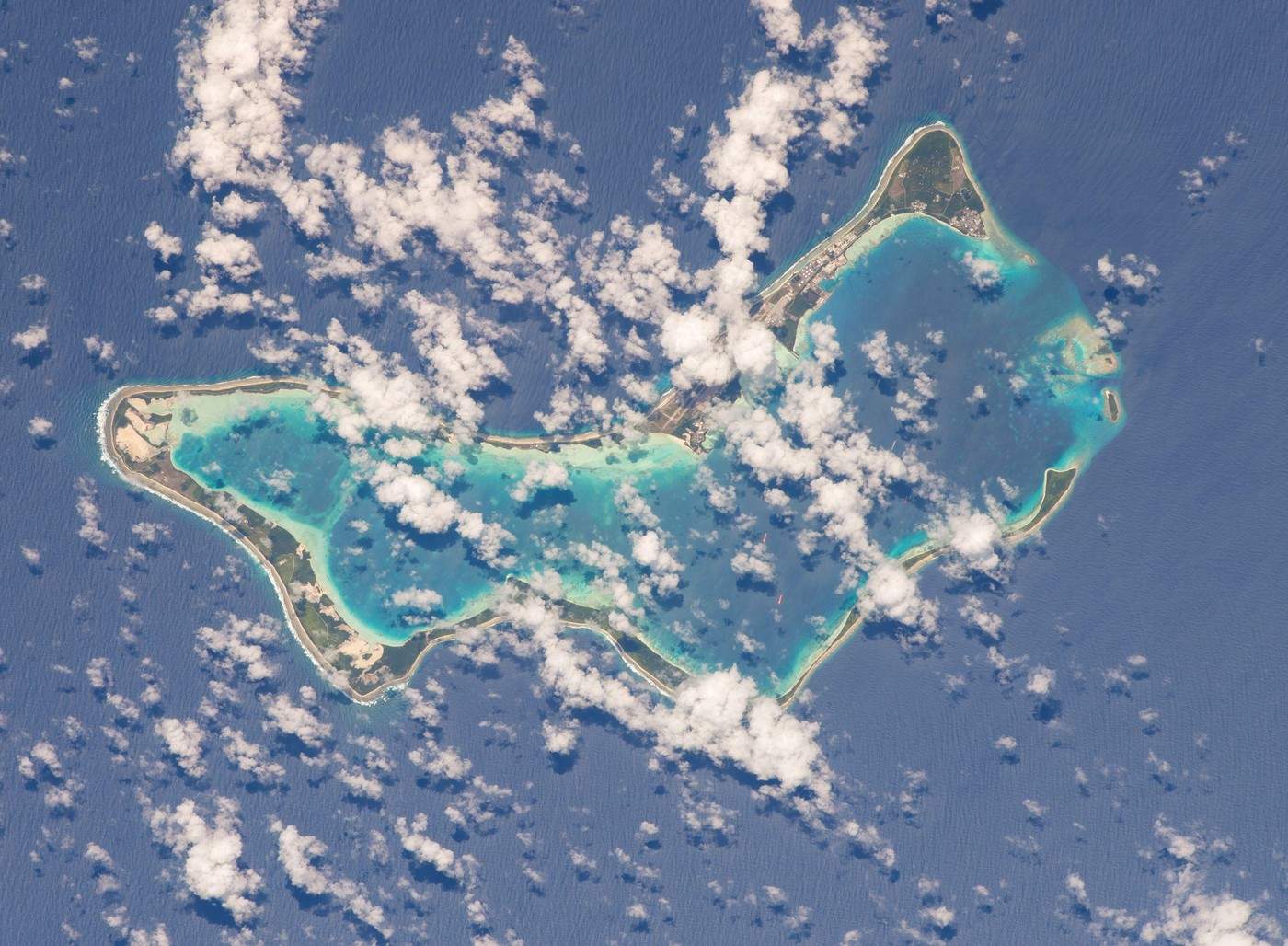 Diego Garcia – O insulă tropicală militarizată, aflată în mijlocul Oceanului Indian și inaccesibilă turiștilor.
