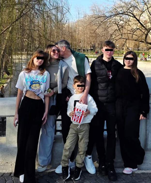 ela craciun si familia ei
