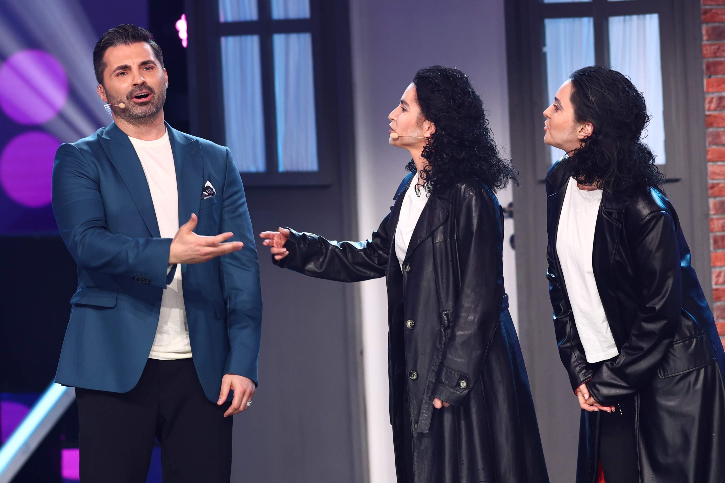 Pepe, față în față cu Pepe, pe scena Te cunosc de undeva! Bianca și Cristina, cea mai dificilă provocare de până acum: ”Ne transformăm în Pepe, care  se uită la noi și e o presiune foarte mare”