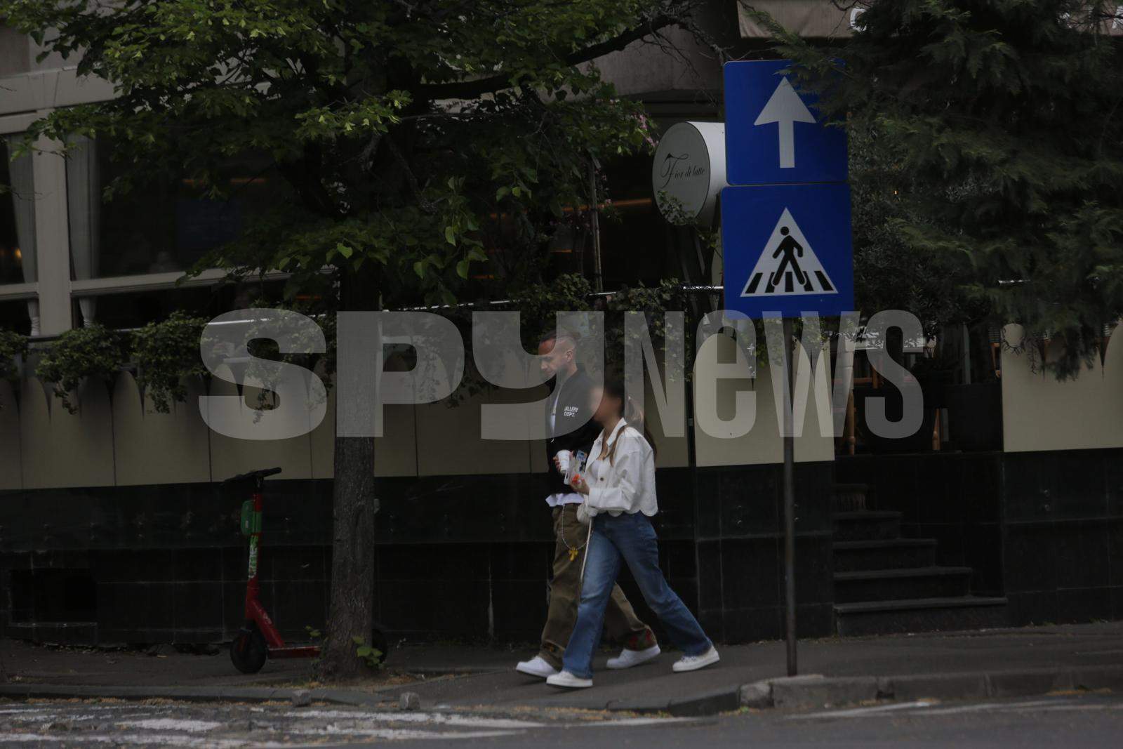 George Puşcaş şi-a scos simpatia în oraş! Cine este domnişoara tandră care îl însoţeşte? Imaginile surprinse de paparazzi | PAPARAZZI