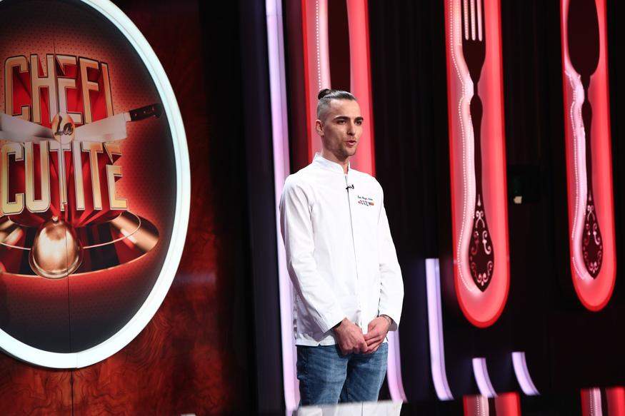 Cine e Dudu Dragoș Andrei. Chef Alexandru Sautner și chef Ștefan Popescu i-au oferit cuțitele de aur tânărului în vârstă de 27 de ani