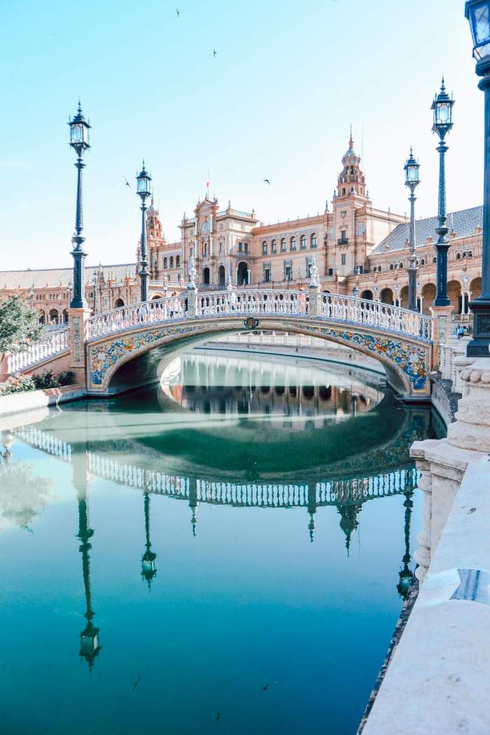 Ce poți vedea în Sevillia. Orașul este mult mai apreciat decât Barcelona