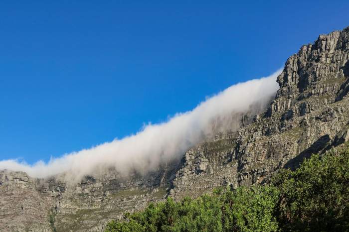 ceață moale la munții de masă din Capetown