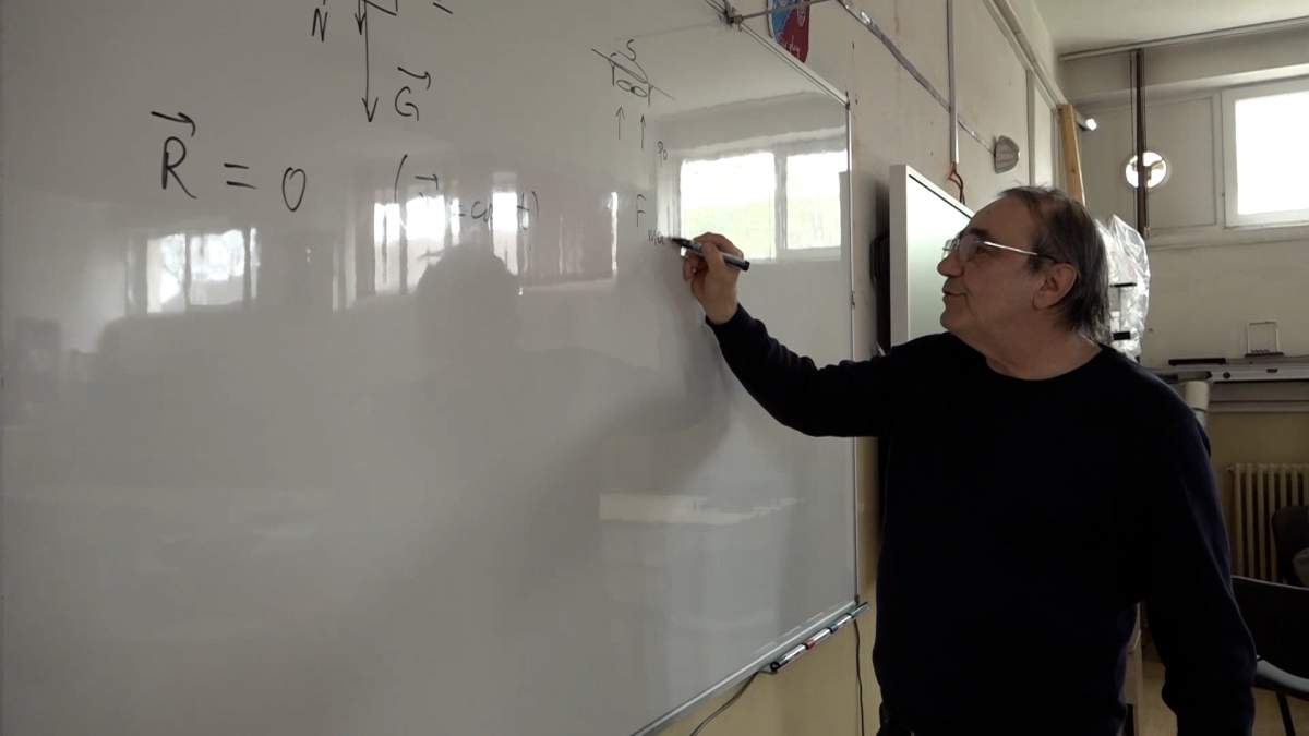 Cinci medalii de aur și sute de elevi inspirați: Fundația Dan Voiculescu pentru Dezvoltarea României îl include pe Mircea Nistor în „Liga Profesorilor Excepționali”