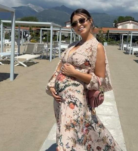 sabina, sora lui gabi badalau, gravida la mare