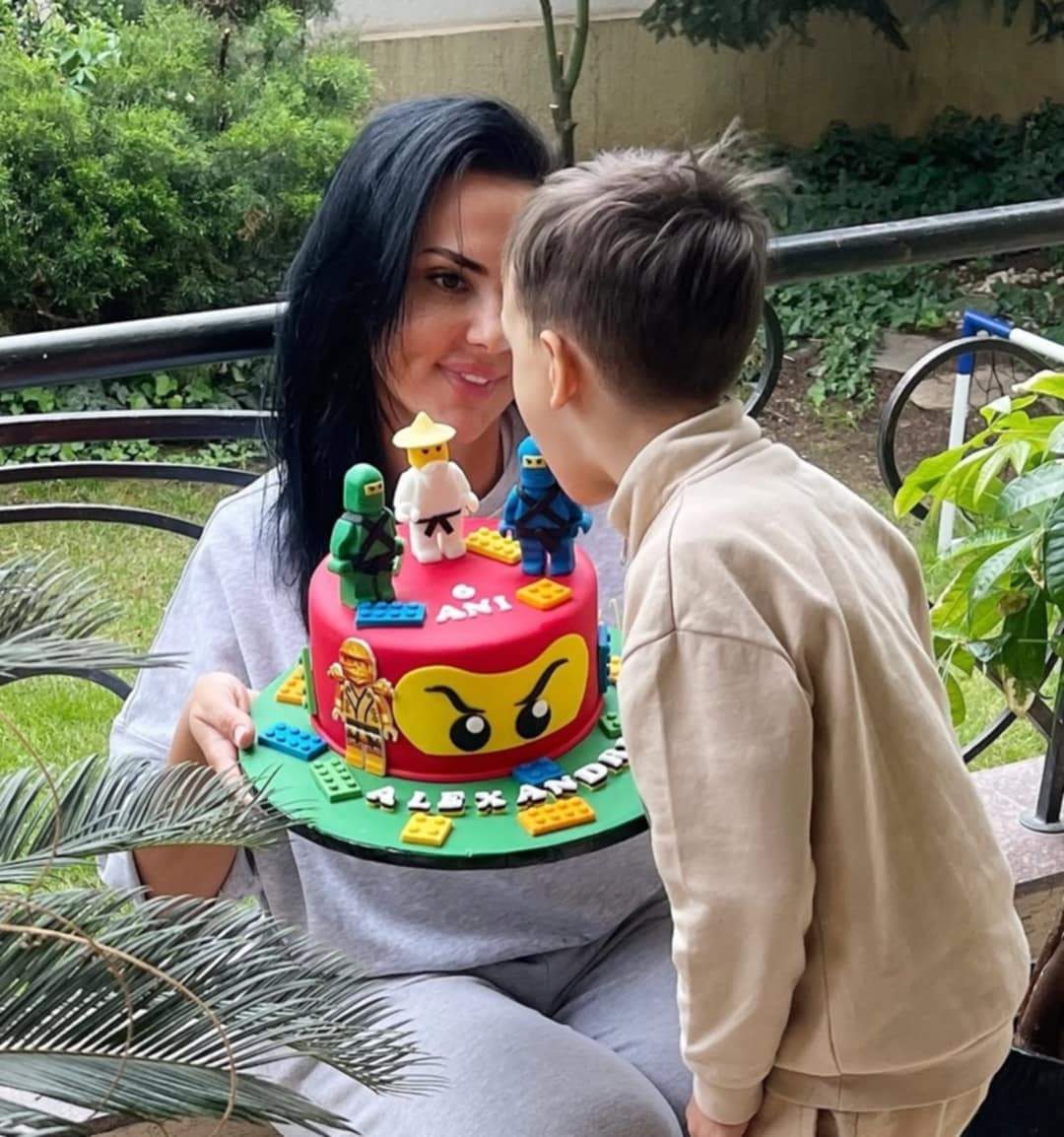 Lavinia Pîrvă și fiul ei