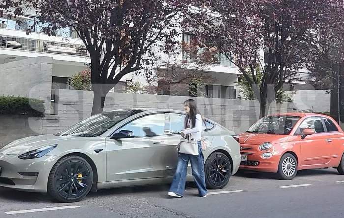 Mira şi-a mutat biroul în maşină! Ce face cântăreaţa când are deadline-uri, dar are nevoie şi de puţină relaxare! | PAPARAZZI