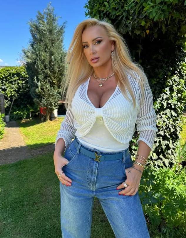 simona trasca in blugi