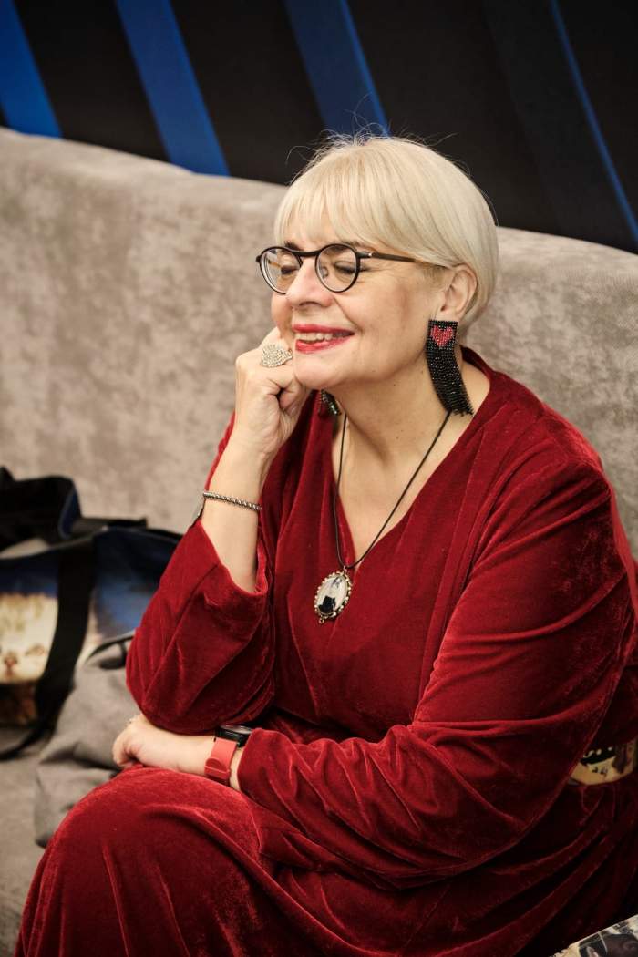 Irina mragreta Nistor zâmbește