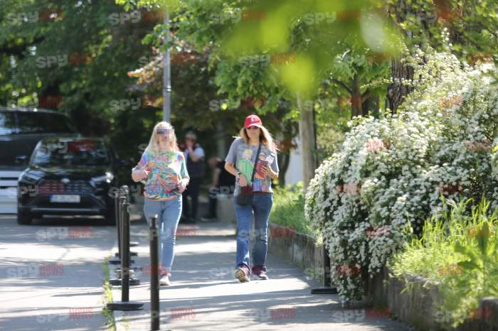 Anca Țurcașiu, undercover! A ieșit camuflată și a mizat că nu e recunoscută! Cum au filmat-o paparazzii și în compania cui