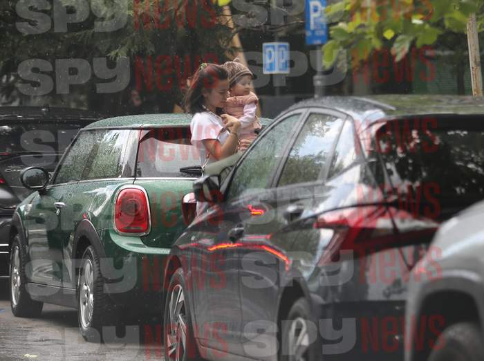 Cât de protector este Flick atunci când vine vorba despre familia lui! Paparazzii SpyNews l-au filmat în acţiune