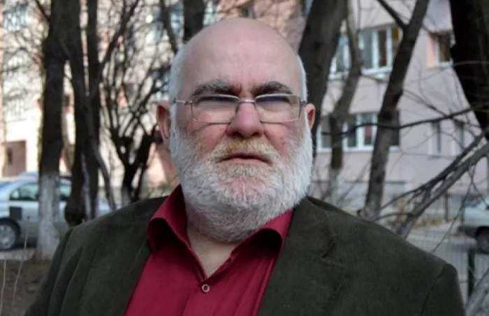 Profesorul pervers de la SNSPA, îngenuncheat / Nici infarctul nu l-a salvat!