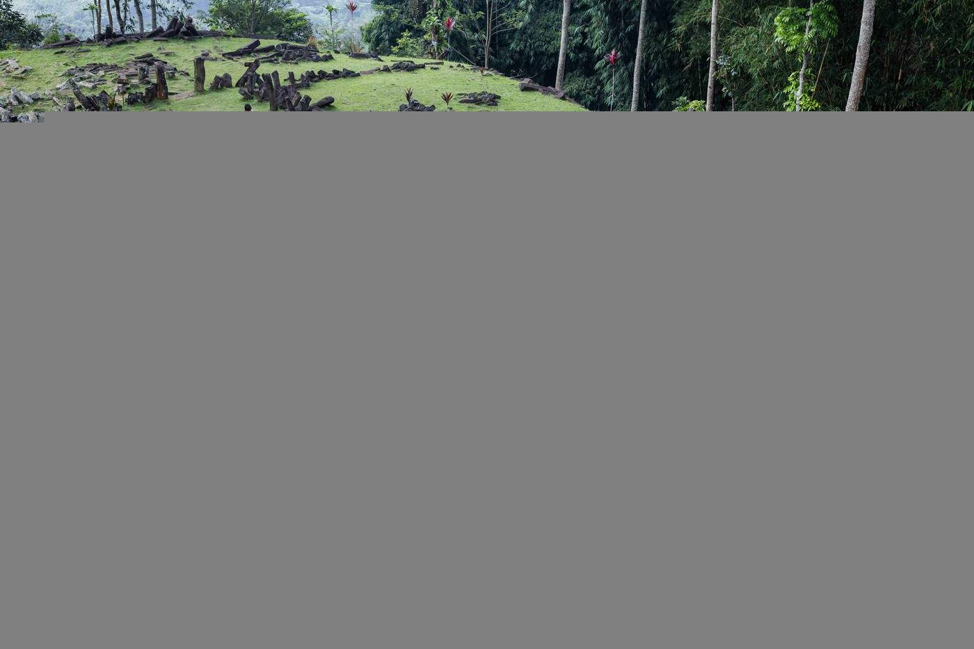 Situl piramidal Gunung Padang din Indonezia