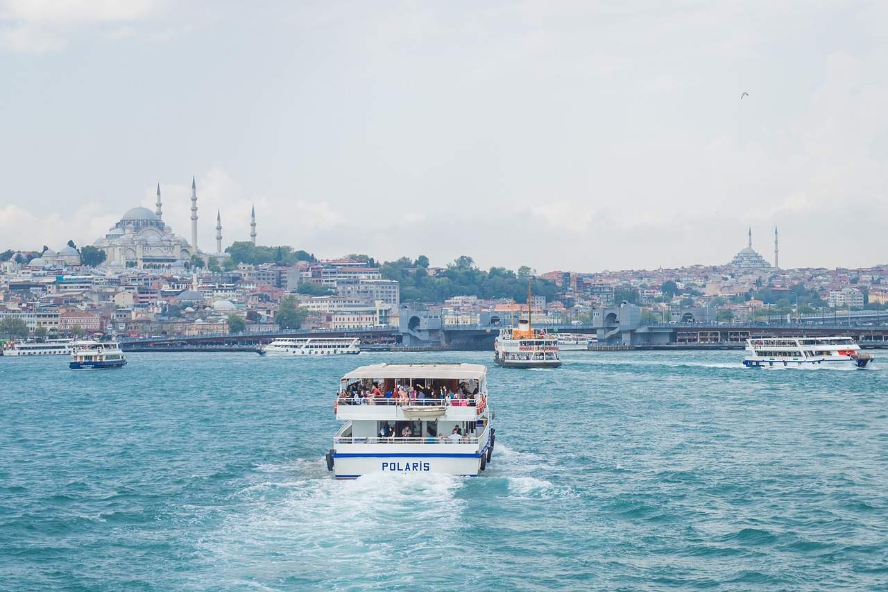 Cu cât pleci din București direct în Istanbul, Sofia sau Varna? Prețurile noului tren internațional