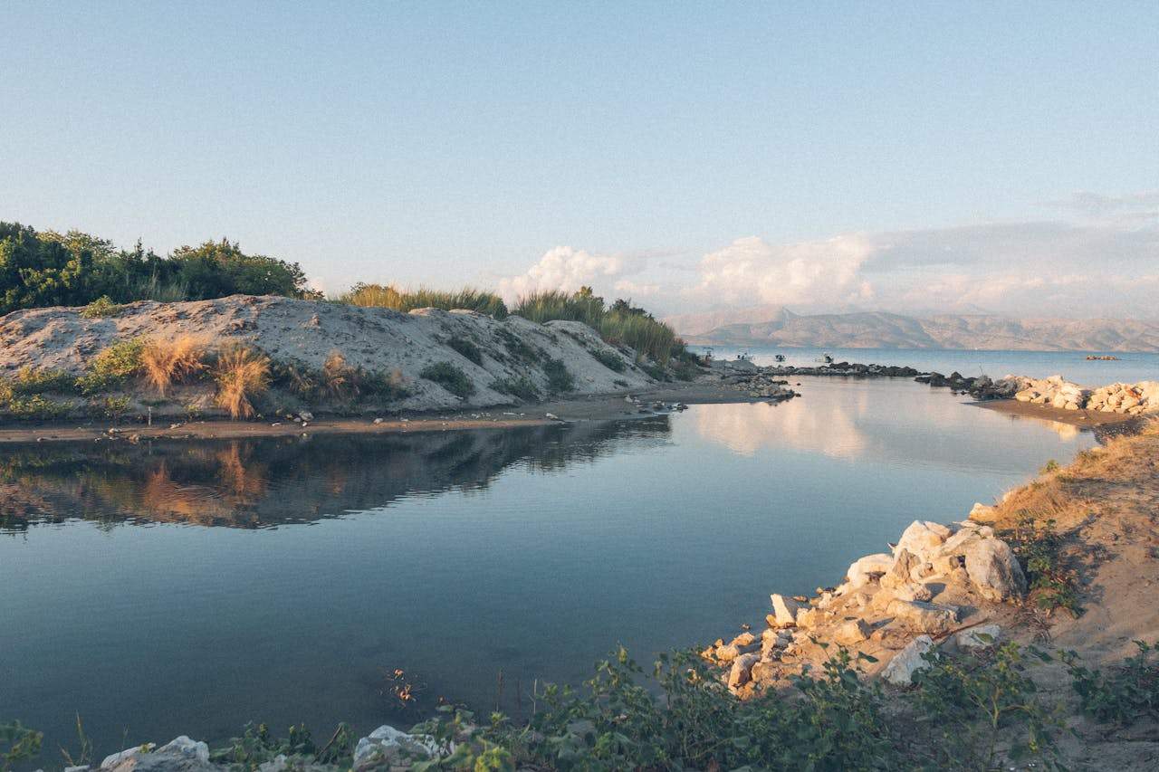 În ce locații să mergi în Grecia cu familia. Destinațiile sunt accesibile pentru vara aceasta