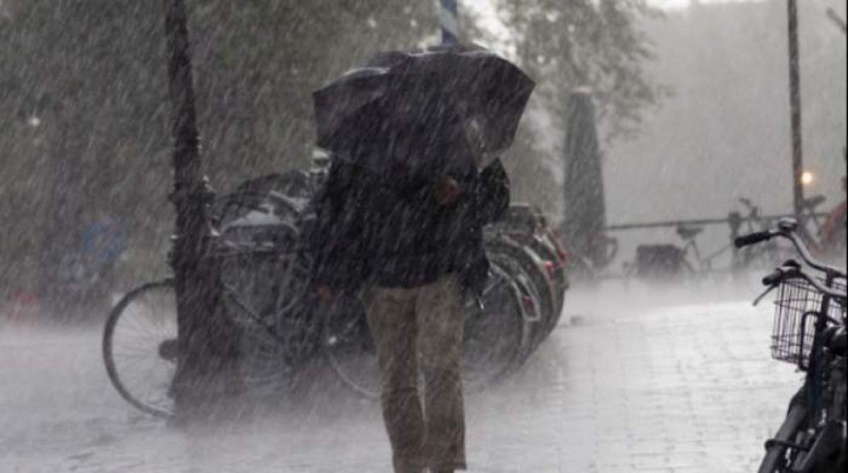 Atenționare meteo în România! Ploi torențiale și furtuni din cauza unui ciclon mediteranean