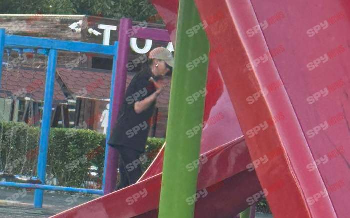Imagini exclusive cu Andrada Alexa, încă soţia antrenorului Dan Alexa! Unde şi în compania cui a fost surprinsă bruneta / PAPARAZZI