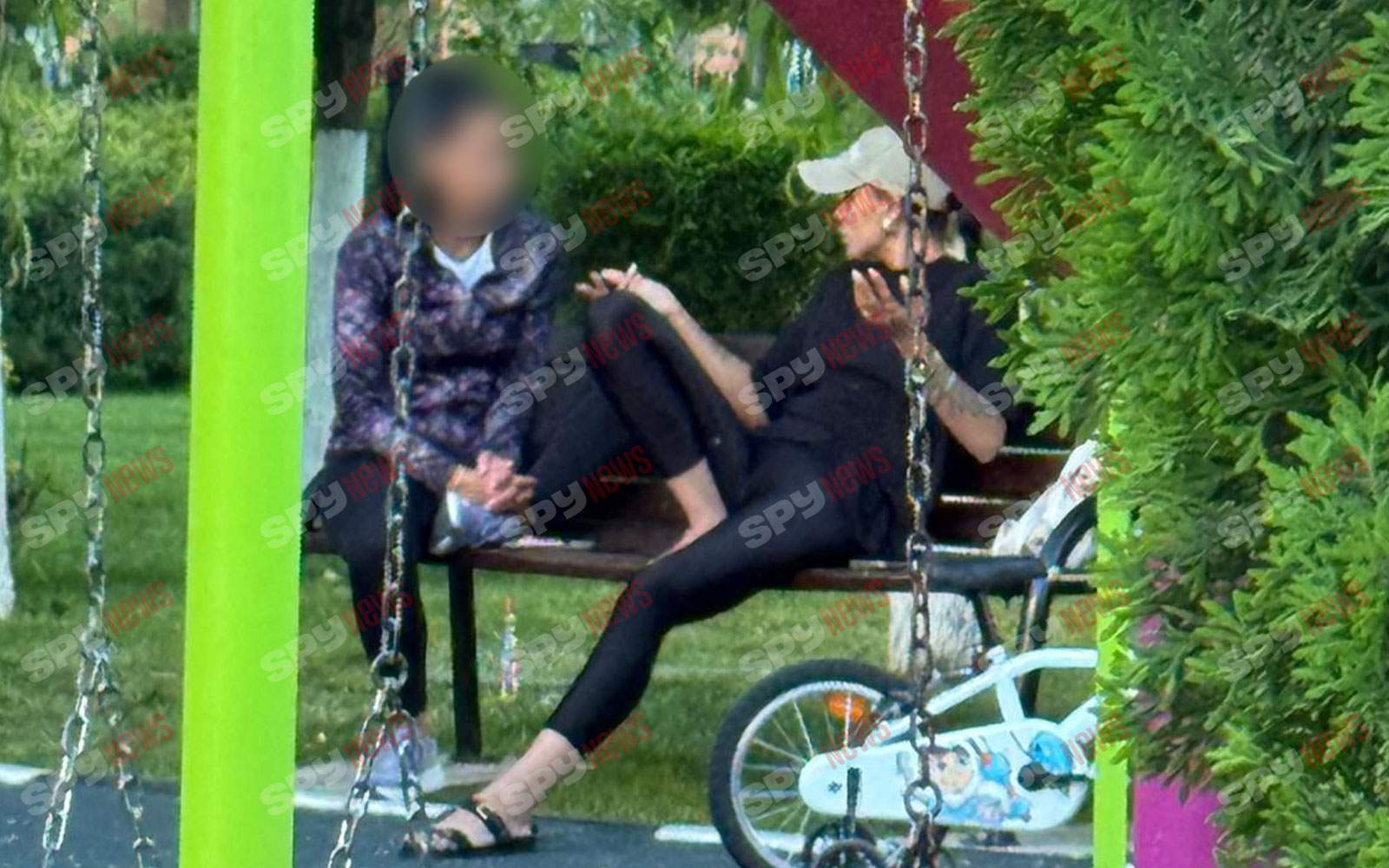Imagini exclusive cu Andrada Alexa, încă soţia antrenorului Dan Alexa! Unde şi în compania cui a fost surprinsă bruneta / PAPARAZZI