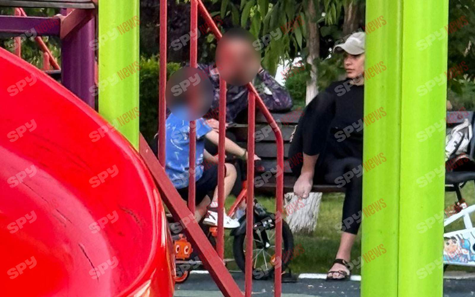 Imagini exclusive cu Andrada Alexa, încă soţia antrenorului Dan Alexa! Unde şi în compania cui a fost surprinsă bruneta / PAPARAZZI