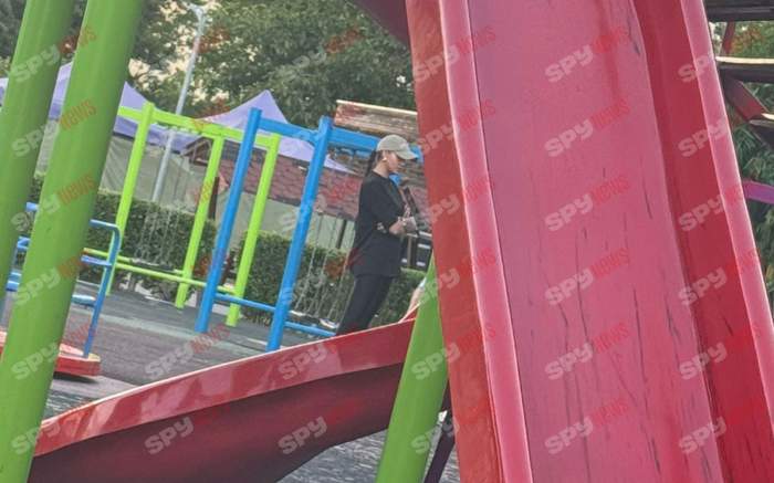 Imagini exclusive cu Andrada Alexa, încă soţia antrenorului Dan Alexa! Unde şi în compania cui a fost surprinsă bruneta / PAPARAZZI