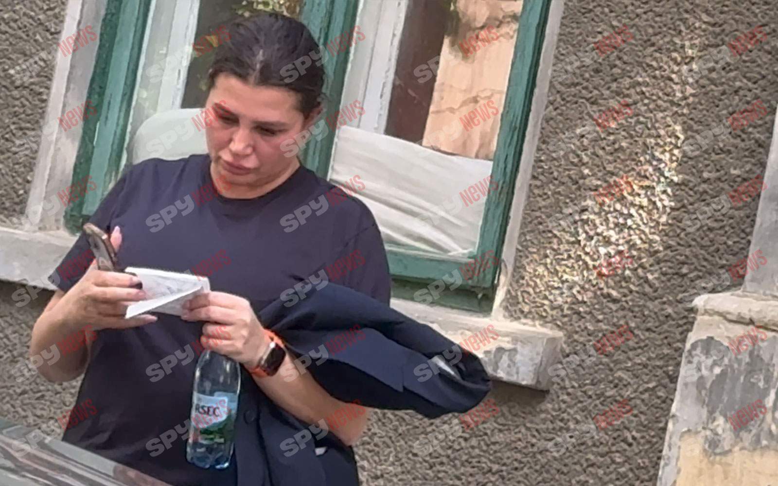 Nimic nu o mişcă pe Elena Băsescu! Nici măcar o amendă! Imagini rare cu Eba, după ce s-a retras din viaţa publică / PAPARAZZI