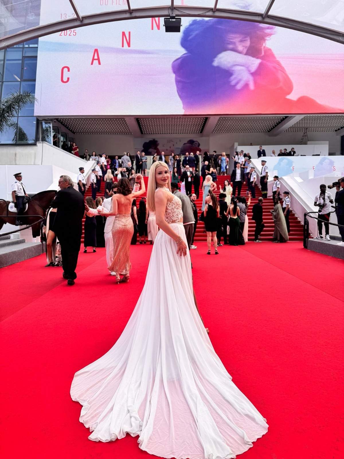 Premieră națională: Antena Stars, prima televiziune din România pe covorul roșu de la Cannes. „Visul românesc – Succes internațional” scrie istorie la cel mai prestigios festival de film din lume