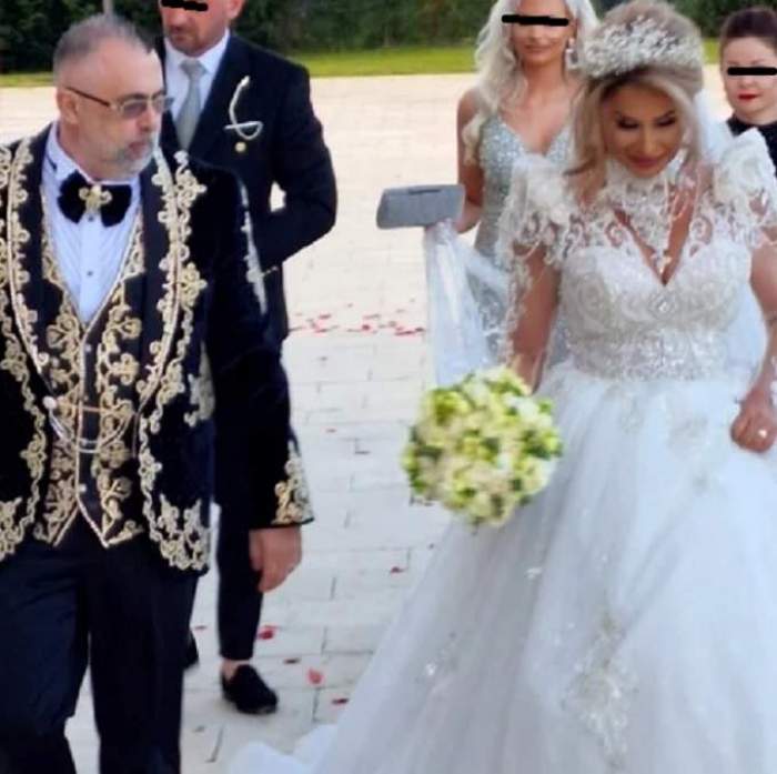 VIDEO / Adi Minune, probleme cu sticla de 10.000 de euro / Chef-maraton cu milionarul care și-a dus mireasa la altar cu elicopterul / Imagini exclusive