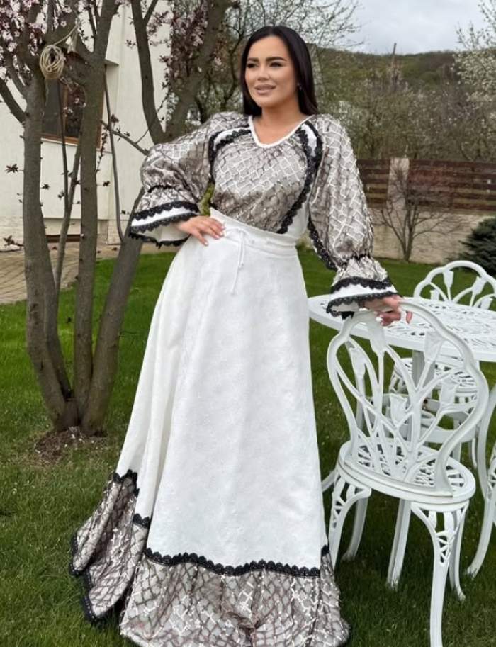 carmen de la salciua in costum popular