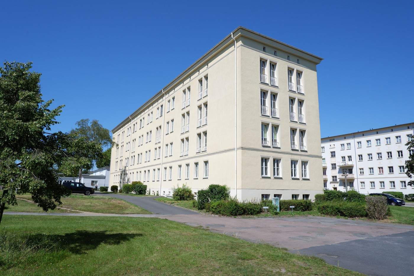 Cazare gratuită timp de două săptămâni într-un oraș din Europa. De asemenea, autoritățile organizează tururi, vizite la fabrici și diverse excursii
