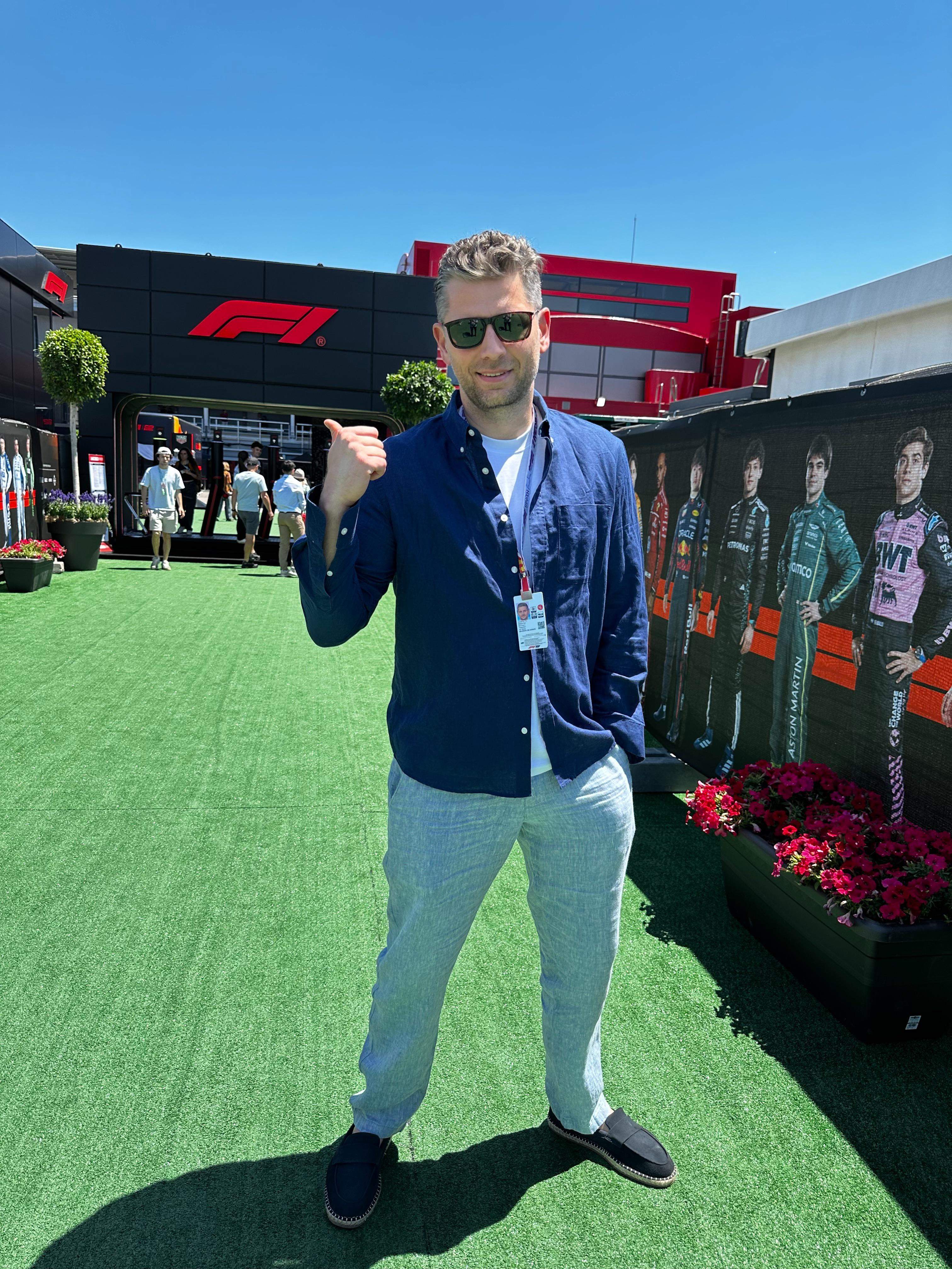 Marele Premiu de Formula 1 al Spaniei se vede duminică, de la 16.00, la Antena 1 şi pe AntenaPLAY. Ana Bodea şi Valentin Butnaru trăiesc live experiența Formula 1