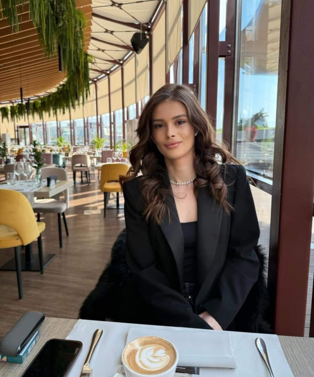 Poliția în alertă! Cartierul vedetelor unde Teodora Marcu a fost impușcată este oficial izolat! Nimeni nu intră, nimeni nu iese! Il caută pe criminal! Știm cine este suspectul