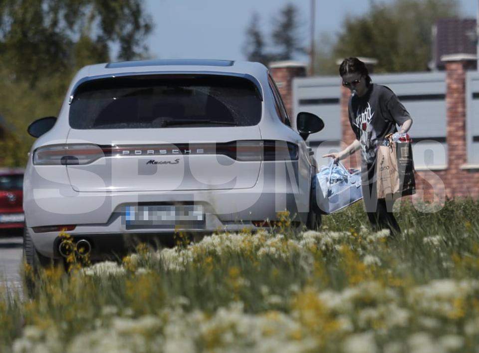 Imagini fabuloase cu Anca Dumitra! Cum arată actrița la 8 luni după ce a devenit mămică și ce accesoriu interesant poartă cu mândrie! | PAPARAZZI
