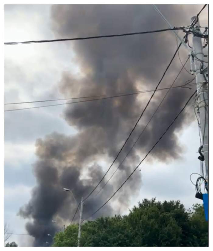 Incendiu puternic la un depozit din București! Se intervine cu 12 autospeciale